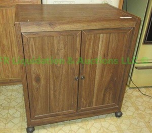 lot 119 image: Laminate double door rolling utlity cabinet 18 x 27 x 30