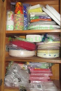 lot 139 image: Assorted paper dishes, cups, plastic forks, knives & spoons, most are unopened