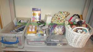 lot 144 image: Assorted sewing notions, generous quantity