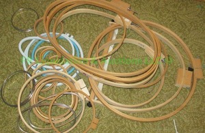 lot 173 image: Wood, metal & plastic needle point hoops