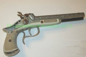 lot 176 image: Vintage 1960s Pirate toy gun, has some damage