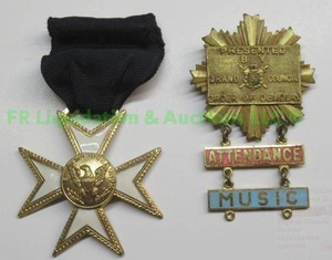 lot 92 image: Vintage Free Mason medals