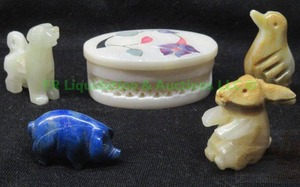 lot 199 image: Soapstone with inlaid mother of pearl ring dish plus onyx stone animal figurines
