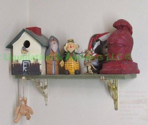 lot 347 image: Bird house, roman soldier bust and other figurines