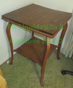 lot 348 image: Viintage solid oak accent table with cabriole legs, 22 x 22 x 29