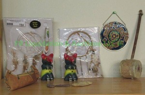 lot 194 image: Native Americana collectibles, arrowheadsm dream catchers, plus