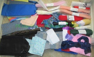 lot 212 image: Quilting and sewing fabric remnants