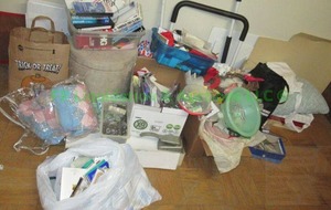 lot 216 image: Assorted decor, sewing notions, quilting accessories and more, generous quantity