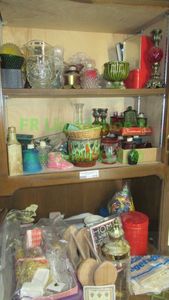 lot 219 image: Home decor, glass & ceramic ware, collectibles and more