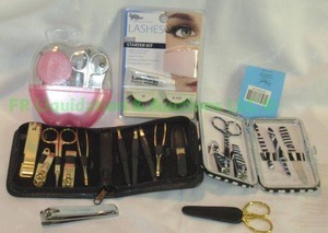 lot 254 image: Vanity grooming kits