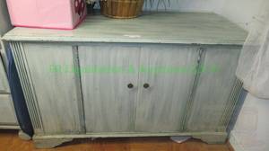lot 256 image: Retro double door Personal credenza 43 x 21 x 26. matches lots 5, 234, 263