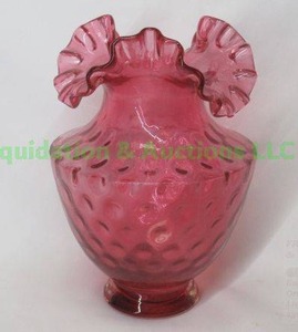 lot 293 image: Fenton ruffle edge trophy vase