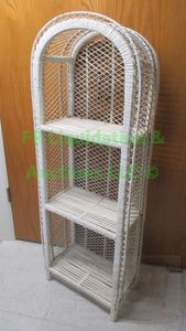 lot 270 image: Wicker display shelf, 18 x 10 x 46