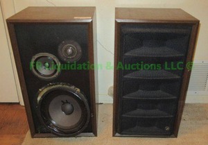 lot 341 image: Vintage Fisher ST-445 studio standard stereo speakers. One is damaged