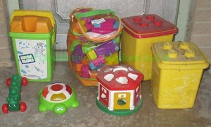 lot 323 image: Mega Blocks building block toys plus, need cleaned