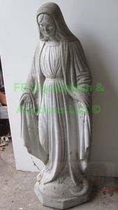 lot 337 image: Concrete Virgin Mary statue, 35 tall