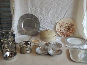 lot 40 image: Lot of kitchen dcor decorative plates, potatoes roaster decorative silver platter much more
