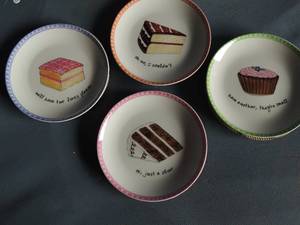 lot 132 image: 4 dessert excuses plates 5  12 by boston warehouse comes in a carrying case