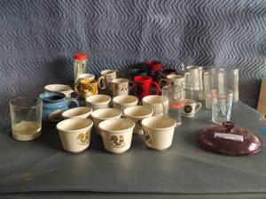 lot 136 image: Kitchen lot of cups, coffee mugs, straws, tea glasses, pudding bowls with rooster dessign and more
