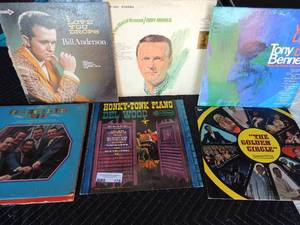 lot 178 image: Record lot- Honky Tonk Del Woods Black Wood Brothers, Loretta Lynn, Eddy Arnold and many more