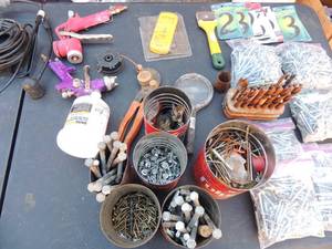 lot 62 image: 20 oz. gravity feed spray guns x 2, 6 cans and 6 bags of various screws, bolts and nuts # 2 and 3 for house or mailbox