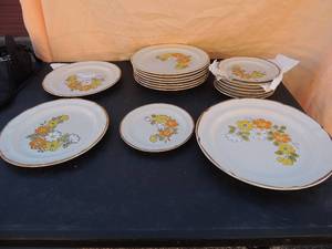 lot 74 image: Spring garden Baroque dishes 8 saucers, 9 plates and 1 large platter