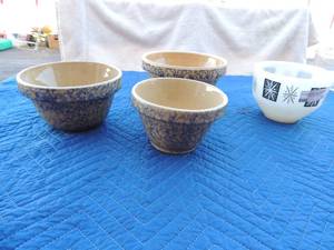 lot 87 image: White glass kitchen bowl with floral dcor around outside. Set of 3 matching Ronscatton bowls salt glazed spong pattern Roseville OH