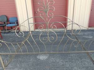 lot 115 image: King size iron canopy bed frame. Headboard, footboard with top and bottom rails very heavy