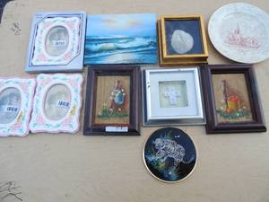 lot 189 image: Photo frames 8x10 and 5x7 also wall art (silver cross, coral and more)