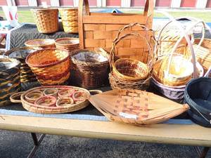 lot 203 image: Large lot of wicker including easter baskets, planter baskets a magazine rack and more