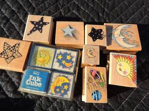 lot 209 image: Teddy bear lot of art rubber stamps