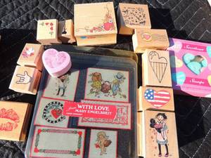 lot 208 image: Valentines lot of art rubber stamps