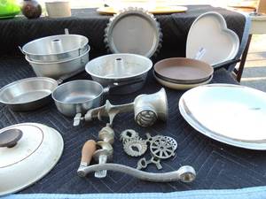 lot 230 image: 3 bundt cake pans 1 heart shaped ake pan 3 pans no brand antique meat grinder secret bakers pie cover