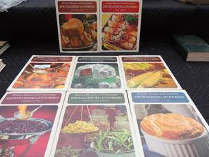 lot 240 image: Set of 6  better Homes andGardens encyclopedia of cooking plus various other cooking books like meat cookers book, Micrwave oven cookbook natyral delicious desserts and snacks by Faye Martin manymore