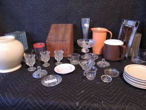 lot 260 image: Large knife block holds 15 knives, various glass candle holders, cups, candy dishes 5 saucer  swith brown trim 2 tea pitchers brown and orange veyr large white flower pat ceronic