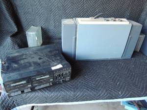lot 279 image: Magnivox Record playbook and a westinghouse transister stereophonic sound