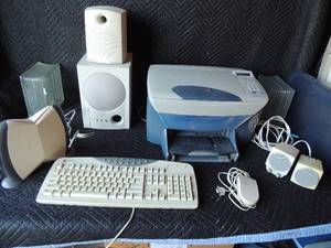lot 282 image: HP psc 950 copier-fax-printer-scanner, gateway keyboard, gold star computer mouse, yamaha comp speaker, boston digital speaker and 2 smallboston comp speaker