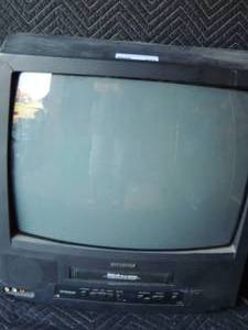 lot 286 image: 27 inch Sylvania TV no remote and unknown working condition
