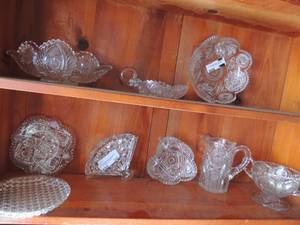 lot 302 image: Various crystal serving platters bowls, glass bowls, coasters and more