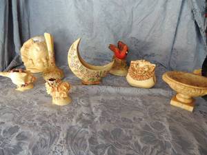 lot 308 image: Decorative glass pieces