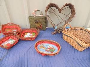 lot 364 image: lot of all shapes and sizes of wicker baskets heart shaped one with handles