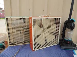 lot 365 image: Pre owned bissell vacume cleaner bagless unknow working condition