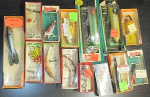 lot 118 image: Heddon & Lazy Ike fishing lures in original boxes, 14 total