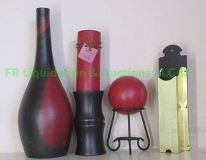 lot 123 image: Home decor as shown