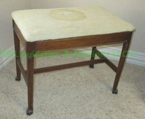 lot 129 image: 1940s vanity bench