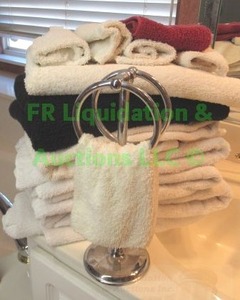 lot 146 image: Assorted bath towels