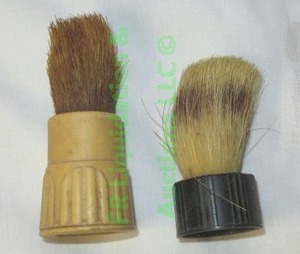 lot 168 image: Vintage Strong Set horse hair shaving brushes