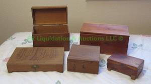 lot 169 image: Vintage wood hinged lid storage boxes