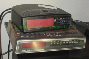 lot 176 image: GE & Spartus digital clock radios