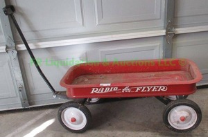 lot 207 image: Radio Flyer red wagon